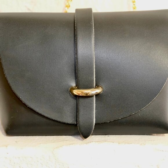 Pelle - Made in Italy - Small Black Purse with Gold Chain Cross Body Strap - Picture 3 of 8